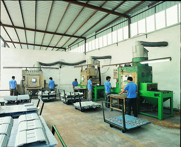 Auto sand blasting workshop